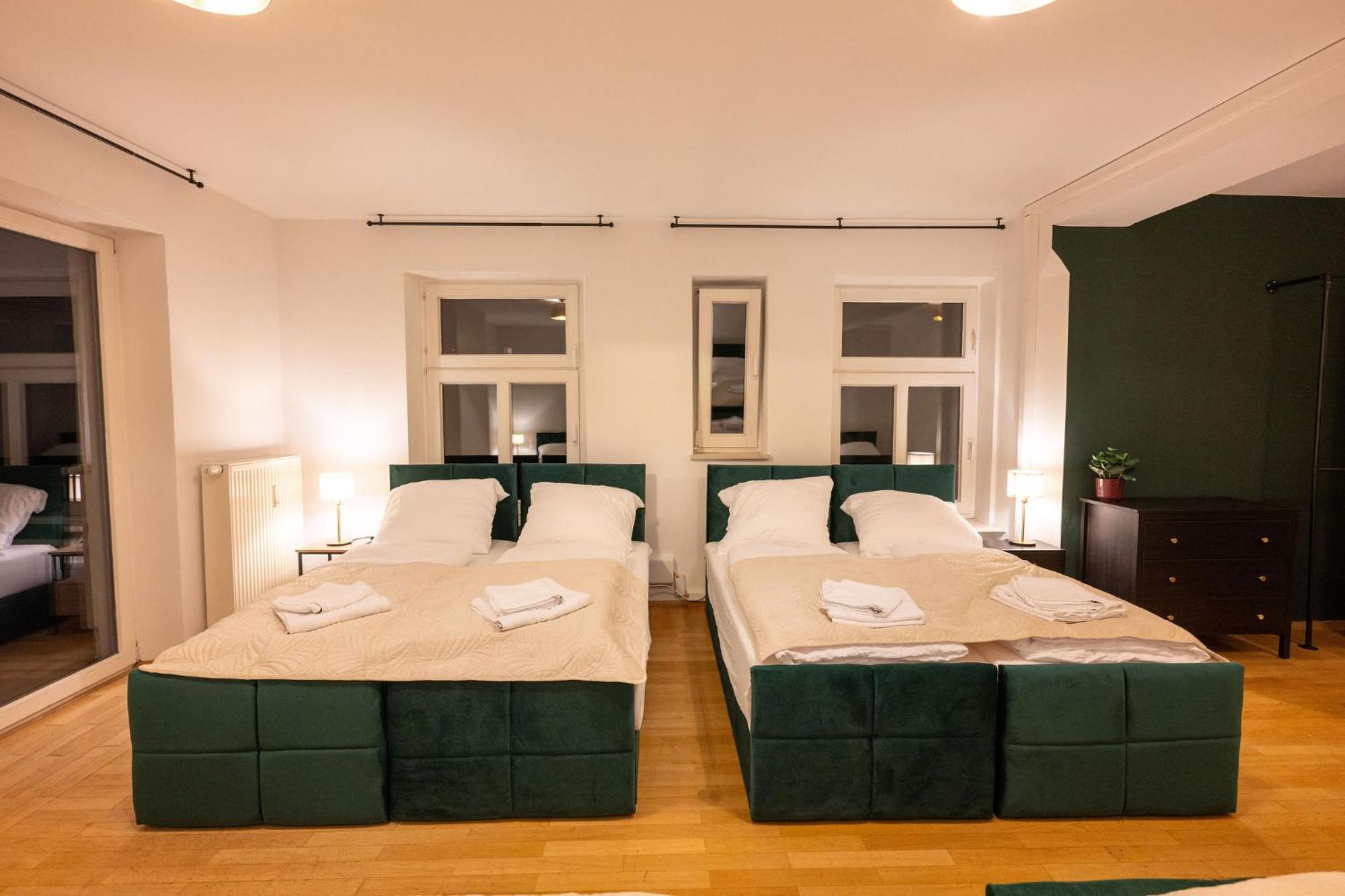 Appartement Large 110 Qm, 3 Bedrooms And Very 1-12 Guests *