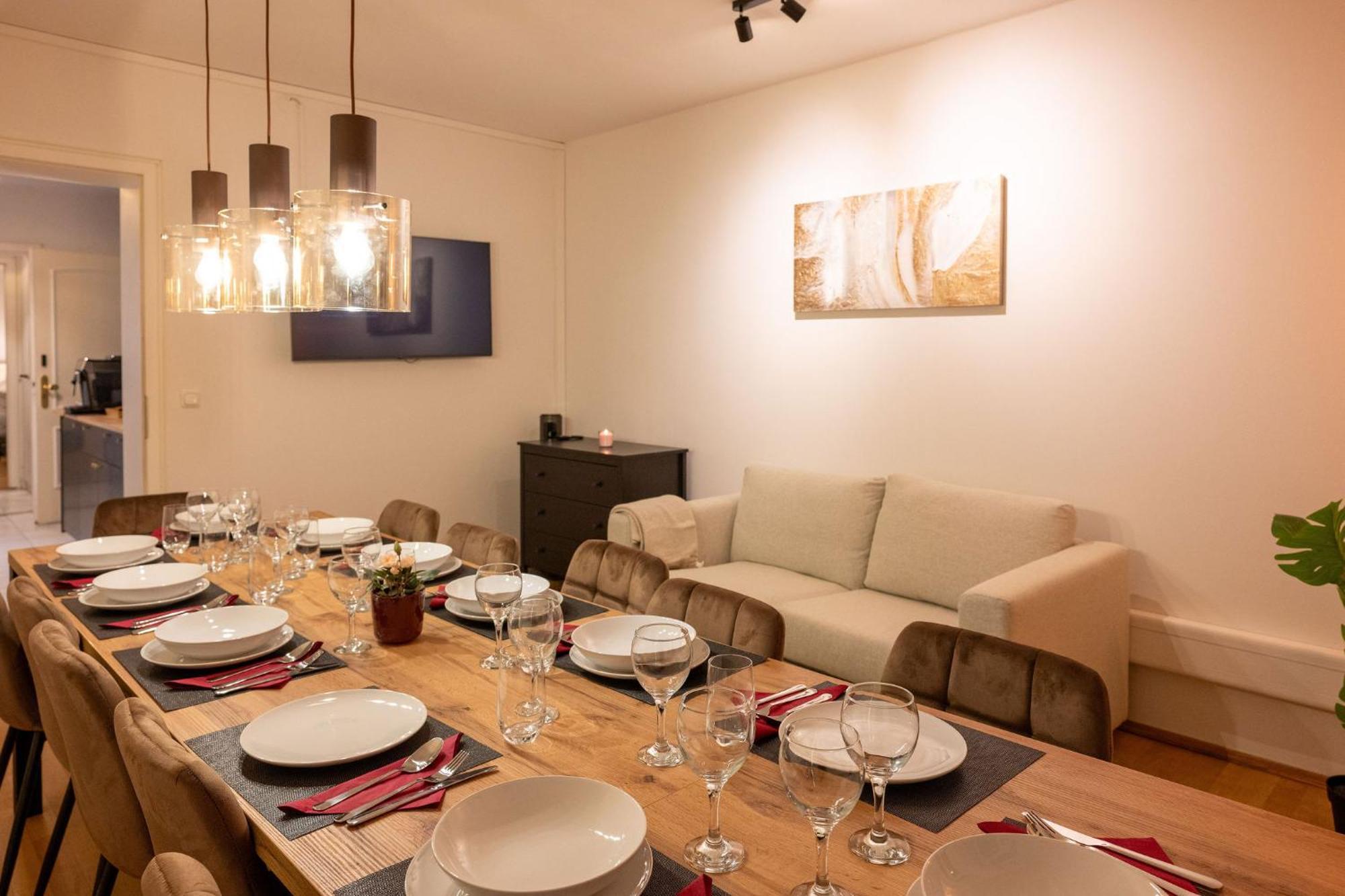Large 110 Qm, 3 Bedrooms And Very 1-12 Guests München