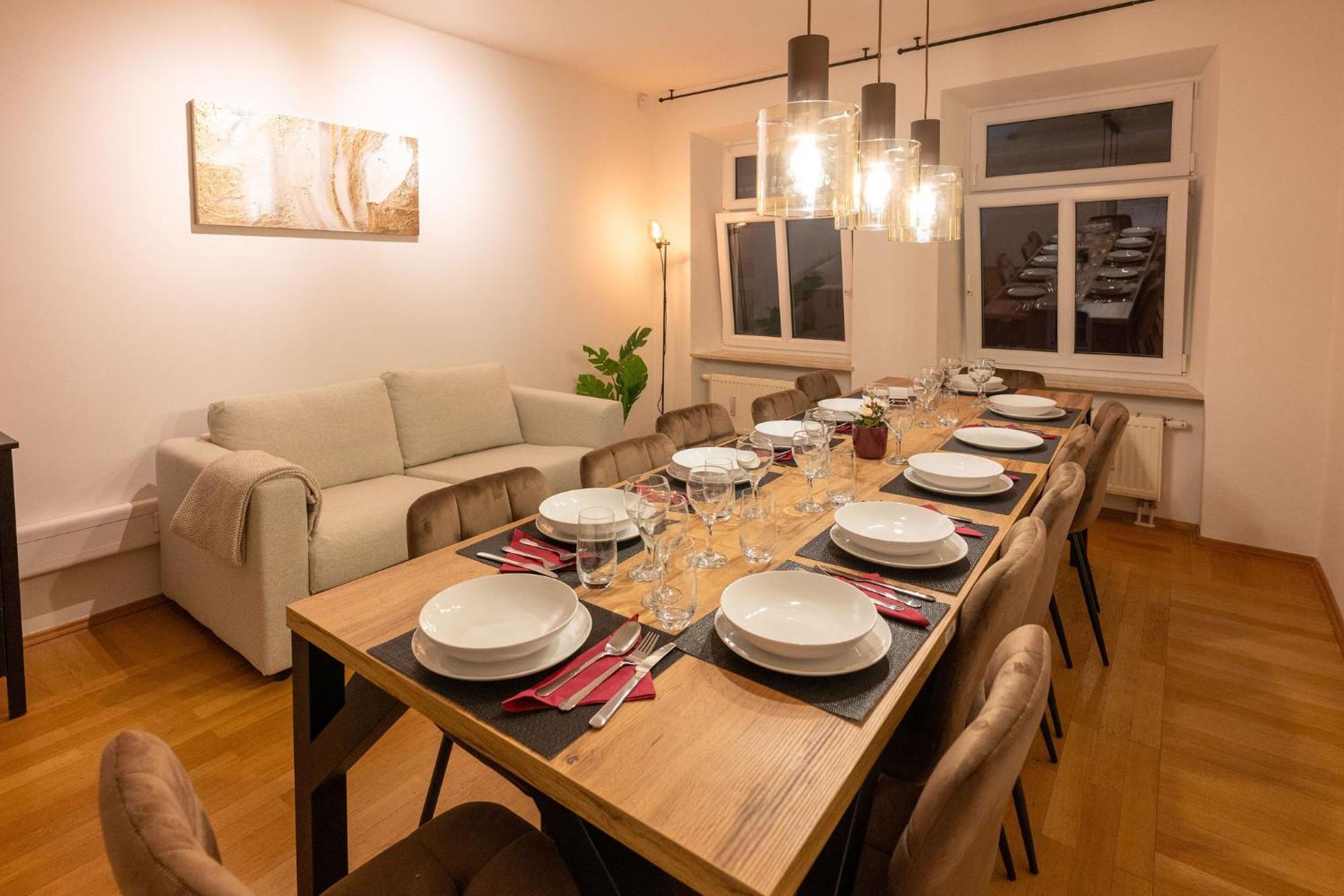 Large 110 Qm, 3 Bedrooms And Very 1-12 Guests * München