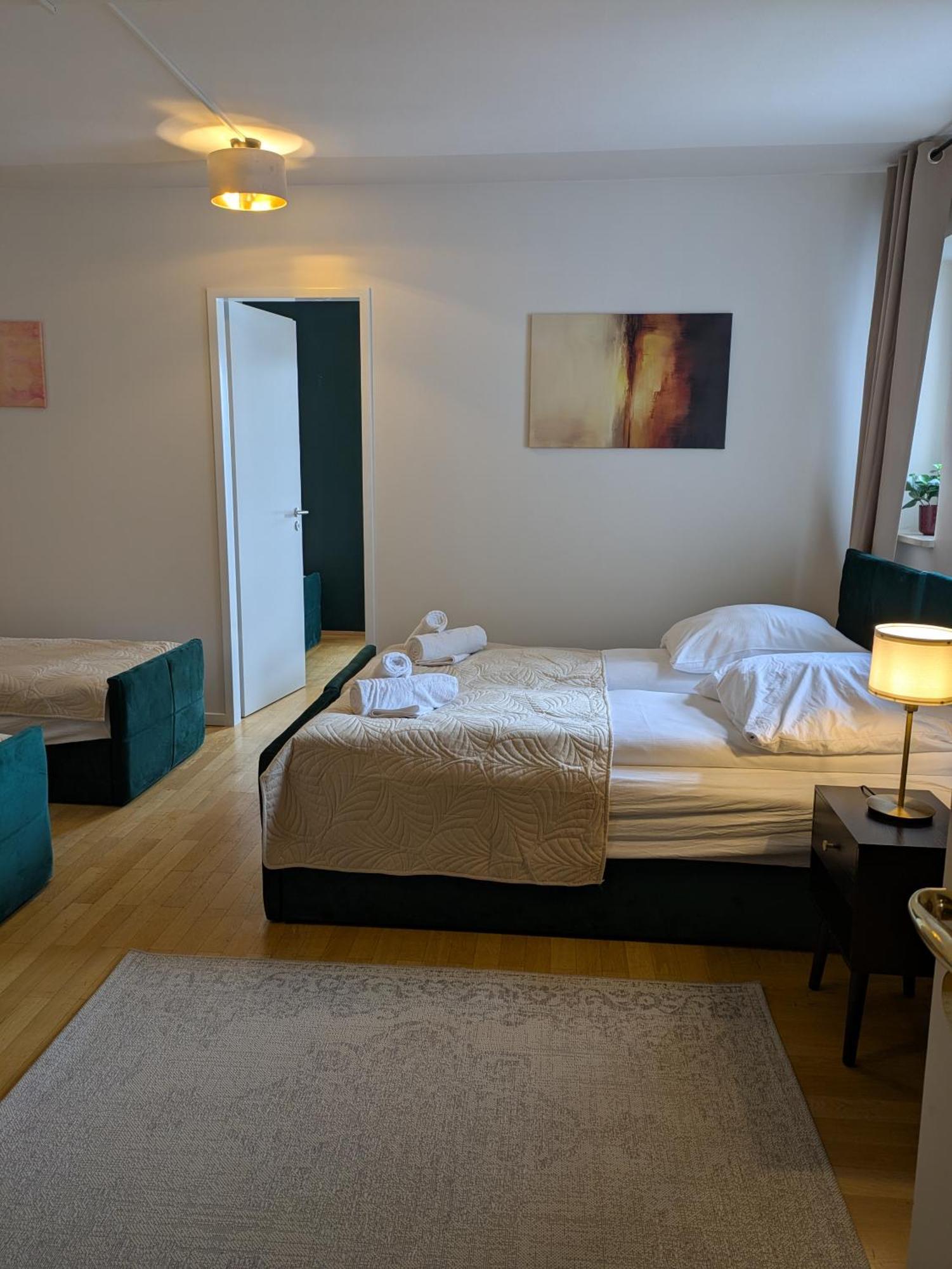 Large 110 Qm, 3 Bedrooms And Very 1-12 Guests Appartement